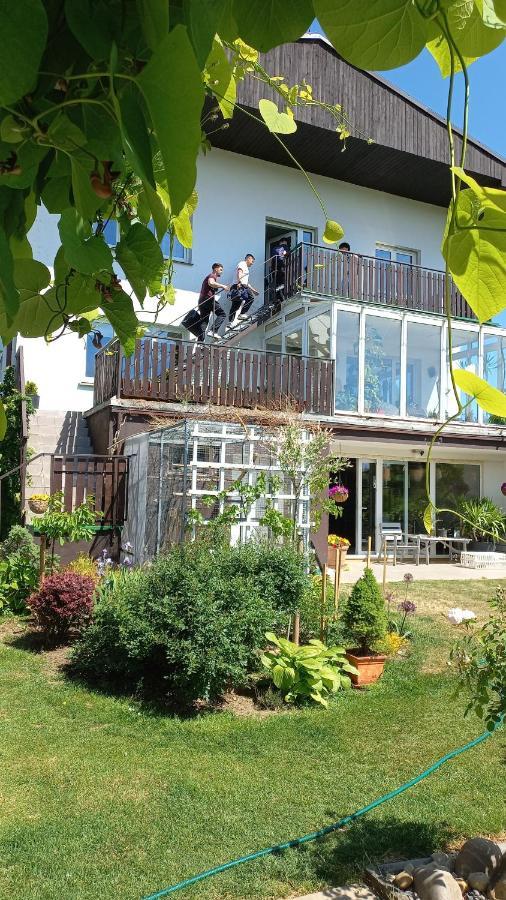 Paradise Villa Apartment Praha Bagian luar foto